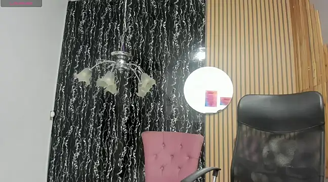 Snapshot of Iam_zaia chatting on January 25, 1:54 am Iam zaia online show from January 25, 1:54 am