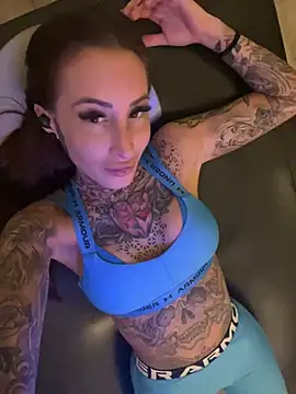 Snapshot of Black_sweet_Rose chatting on January 26, 2:41 pm Black sweet Rose online show from January 26, 2:41 pm