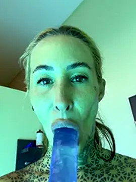 Snapshot of Black_sweet_Rose chatting on December 22, 11:40 am Black sweet Rose online show from December 22, 11:40 am