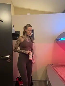 Snapshot of Black_sweet_Rose chatting on January 15, 4:22 pm Black sweet Rose online show from January 15, 4:22 pm