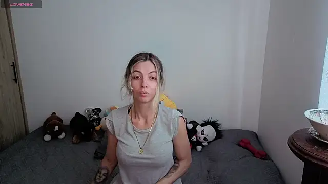 Princezzlove3 online show from February 9, 1:04 pm