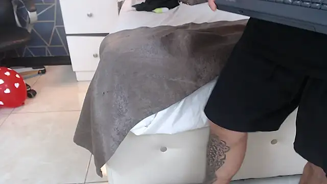 BrandonColee online show from February 21, 3:32 pm