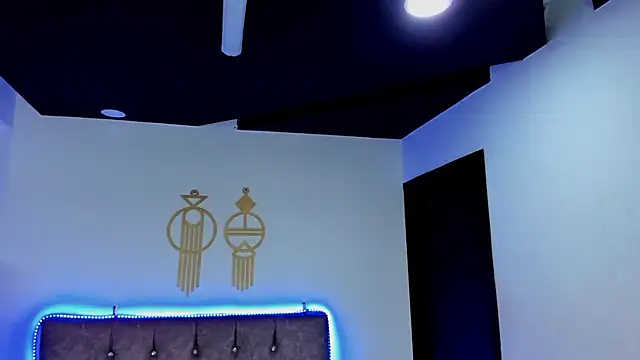 BrigitteRoy  online show from March 21, 7:02 pm