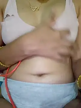 nikkibenza online show from February 9, 5:01 pm