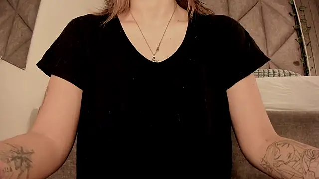 SabrinaSpell  online show from December 15, 11:47 am