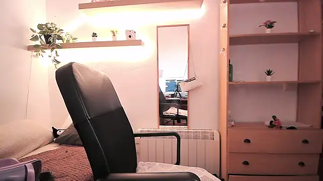 SabrinaSpell  online show from April 11, 5:39 pm