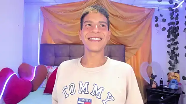 Ethan Boyy online show from March 19, 8:43 pm