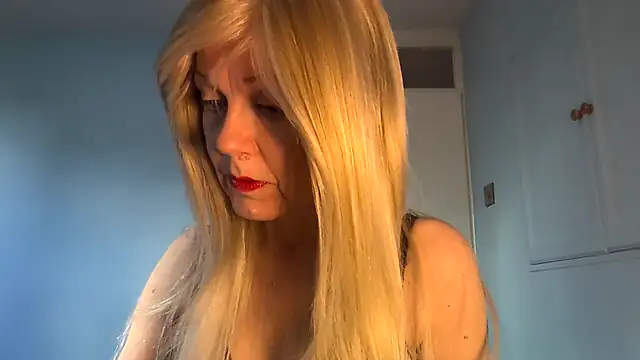 petina online show from November 8, 12:27 pm