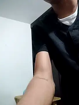 Latinos 2001 online show from January 17, 10:23 pm