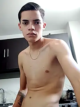 Latinos 2001 online show from January 19, 3:32 pm