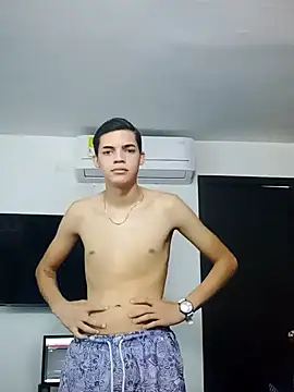 Latinos 2001 online show from January 25, 3:09 pm