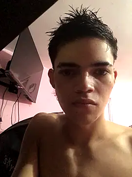 Latinos 2001 online show from October 28, 1:47 pm