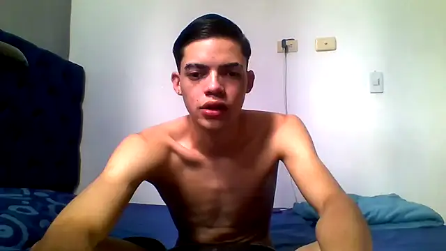 Latinos 2001 online show from June 2, 2:30 pm