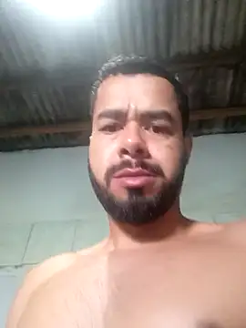 Snapshot of Moreno331391 chatting on October 22, 10:37 am Moreno331391 online show from October 22, 10:37 am