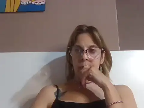 bhianca123 online show from March 19, 1:10 am