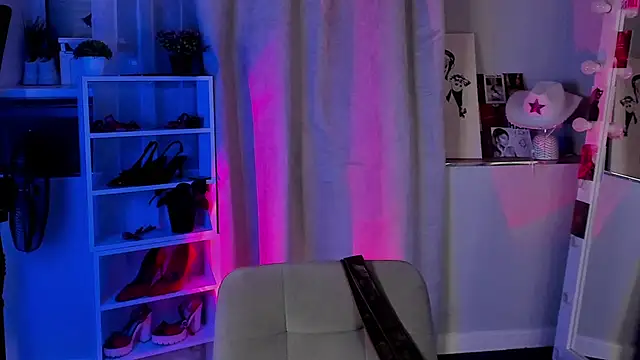 Sahara Shields online show from November 14, 10:03 am