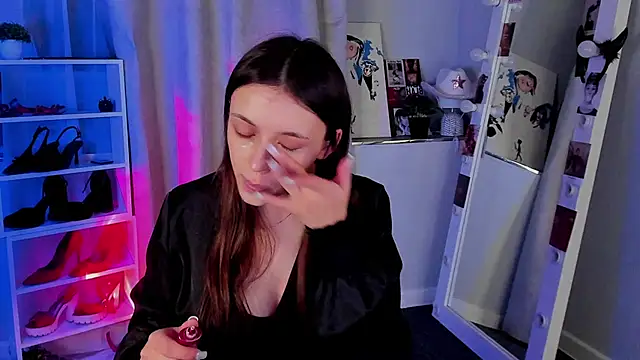 Sahara Shields online show from November 30, 10:30 am