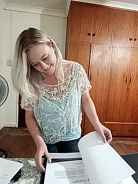 Vintasia online show from February 2, 7:45 pm