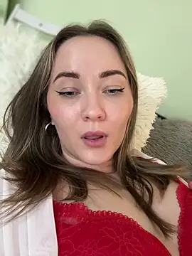 Snapshot of Kiss_My_Body chatting on February 14, 8:26 pm Kiss My Body online show from February 14, 8:26 pm