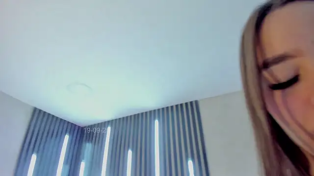 Snapshot of Stefanyduque1 chatting on September 19, 3:13 pm Stefanyduque1 online show from September 19, 3:13 pm