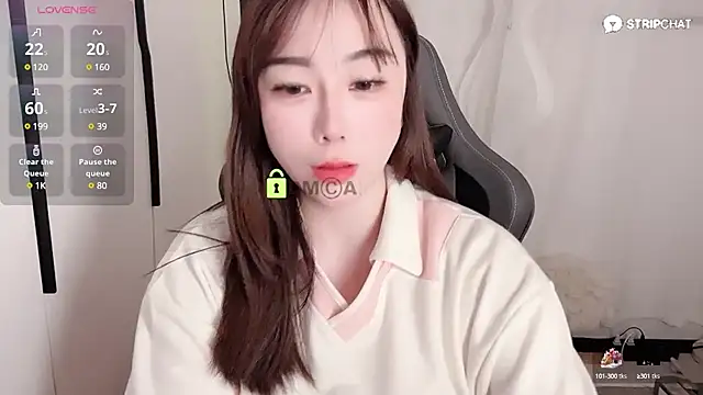 Snapshot of Alano-01 chatting on March 14, 3:04 am Alano-01 online show from March 14, 3:04 am