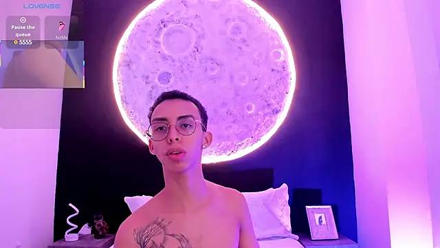 EthaanCox online show from February 16, 8:44 pm