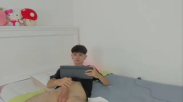 connor and angel online show from April 1, 1:17 am