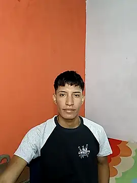 Snapshot of matteo_rivas chatting on January 15, 5:05 pm matteo rivas online show from January 15, 5:05 pm