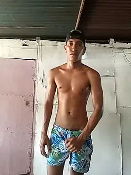 Snapshot of matteo_rivas chatting on October 17, 3:25 pm matteo rivas online show from October 17, 3:25 pm