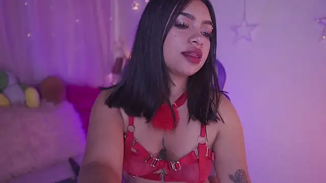 Snapshot of emma_soffia_ chatting on February 3, 6:49 pm emma soffia  online show from February 3, 6:49 pm