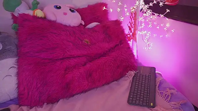 Snapshot of emma_soffia_ chatting on February 24, 8:58 pm emma soffia  online show from February 24, 8:58 pm