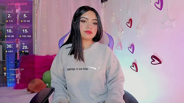 Snapshot of emma_soffia_ chatting on March 7, 8:55 pm emma soffia  online show from March 7, 8:55 pm