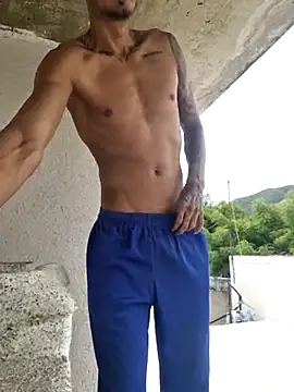 DrakeVega online show from October 2, 4:47 pm