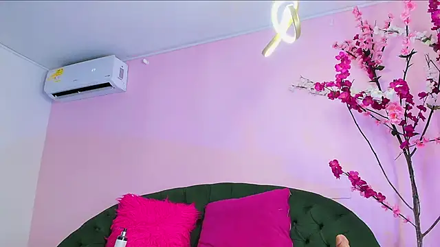 scarlette69 online show from February 18, 11:41 pm