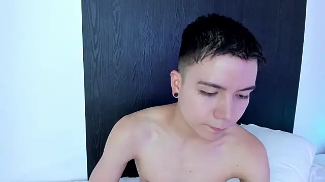 alanblack1 online show from January 28, 6:28 pm