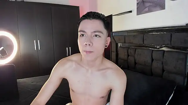 alanblack1 online show from January 18, 1:04 pm