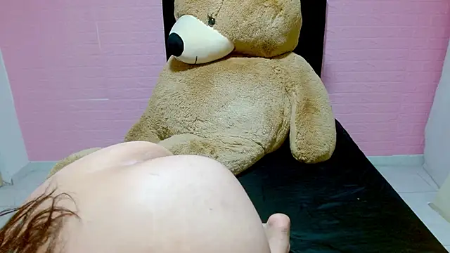 Snapshot of DULCE1609 chatting on February 5, 1:37 am DULCE1609 online show from February 5, 1:37 am