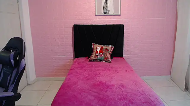 Snapshot of DULCE1609 chatting on December 3, 8:18 pm DULCE1609 online show from December 3, 8:18 pm