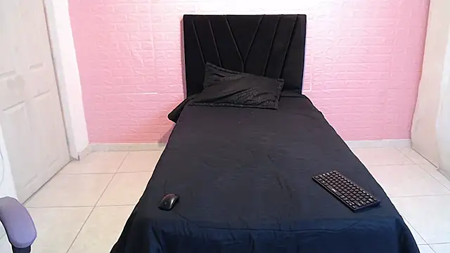 Snapshot of DULCE1609 chatting on December 18, 8:04 pm DULCE1609 online show from December 18, 8:04 pm