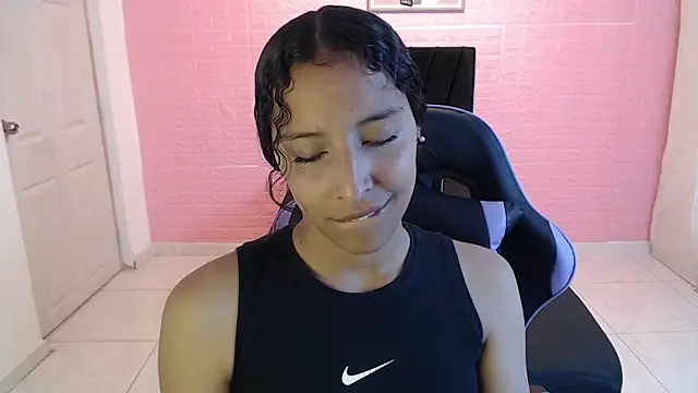 Snapshot of DULCE1609 chatting on December 22, 10:40 pm DULCE1609 online show from December 22, 10:40 pm