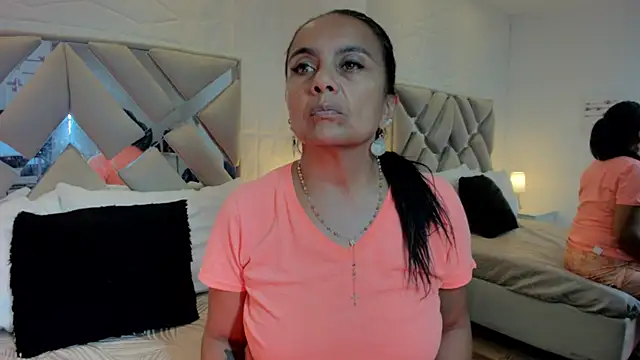 raquell moore online show from March 9, 5:06 pm