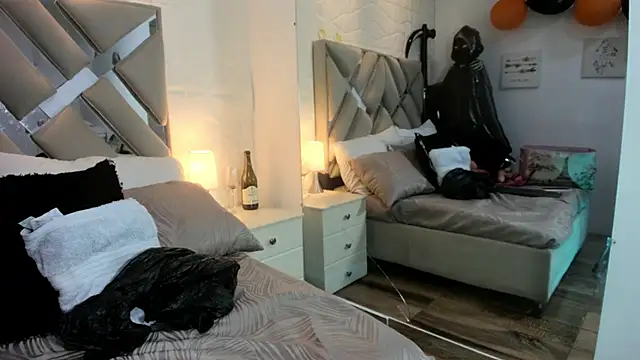 raquell moore online show from October 29, 11:56 am