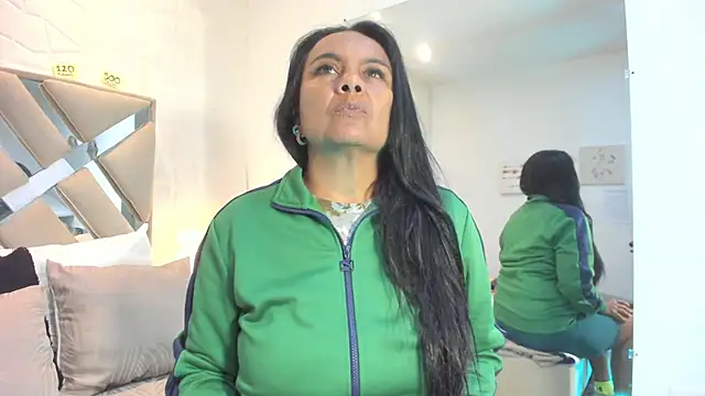 raquell moore online show from November 19, 11:43 am