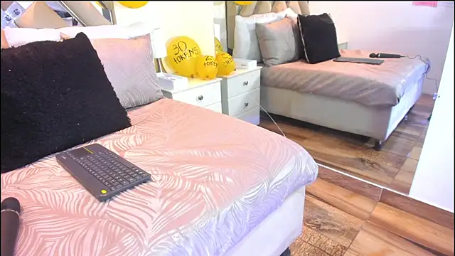 raquell moore online show from December 18, 12:55 pm