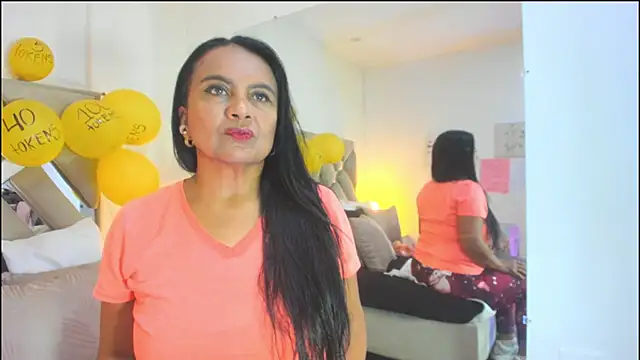 raquell moore online show from December 19, 2:24 pm