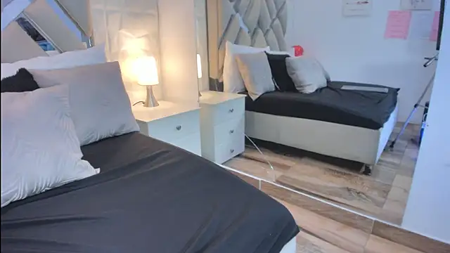 raquell moore online show from March 18, 12:19 pm