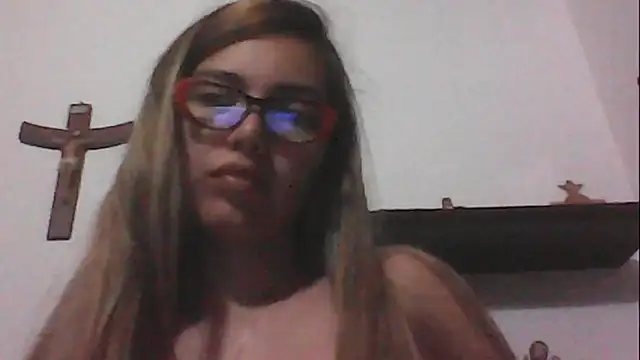 Snapshot of VittoriaTaylor chatting on January 16, 11:27 pm VittoriaTaylor online show from January 16, 11:27 pm