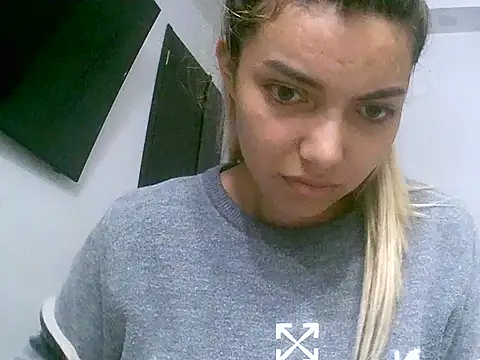 Snapshot of VittoriaTaylor chatting on February 15, 11:56 pm VittoriaTaylor online show from February 15, 11:56 pm