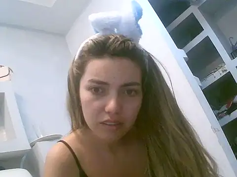 Snapshot of VittoriaTaylor chatting on April 3, 1:03 am VittoriaTaylor online show from April 3, 1:03 am