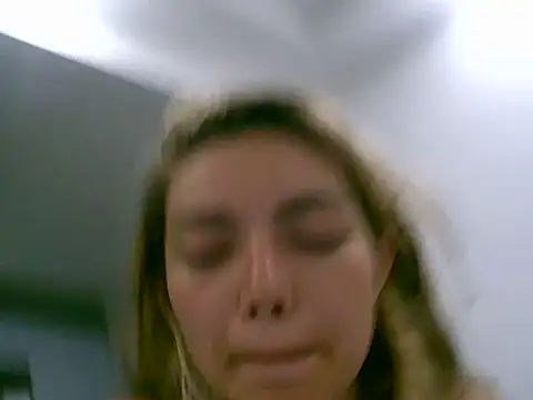 Snapshot of VittoriaTaylor chatting on April 16, 3:07 am VittoriaTaylor online show from April 16, 3:07 am